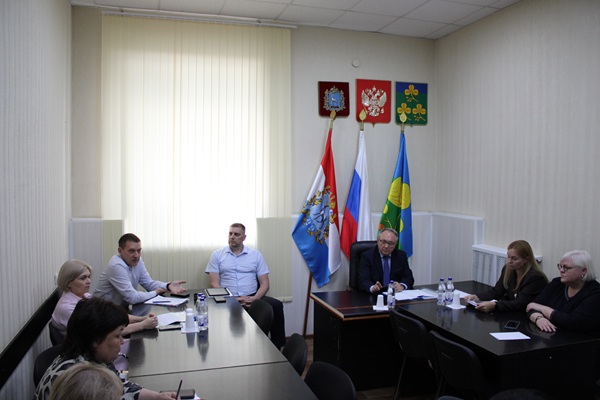 Самарский Росреестр проконсультировал представителей Кошкинского и Елховского районов по вопросам земли