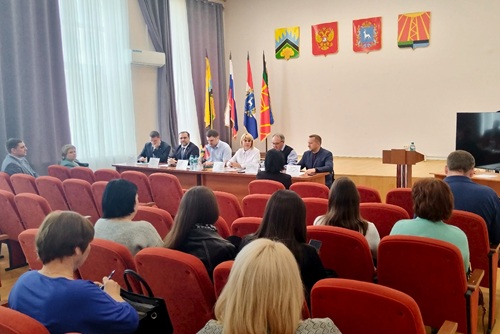 Выездные семинары самарского Росреестра продолжились в Алексеевском и Нефтегорском районах региона Выездные семинары самарского Росреестра продолжились в Алексеевском и Нефтегорском районах региона