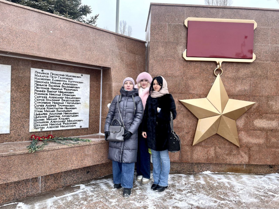 Молодежь самарского Росреестра почтила память героев Молодежь самарского Росреестра почтила память героев