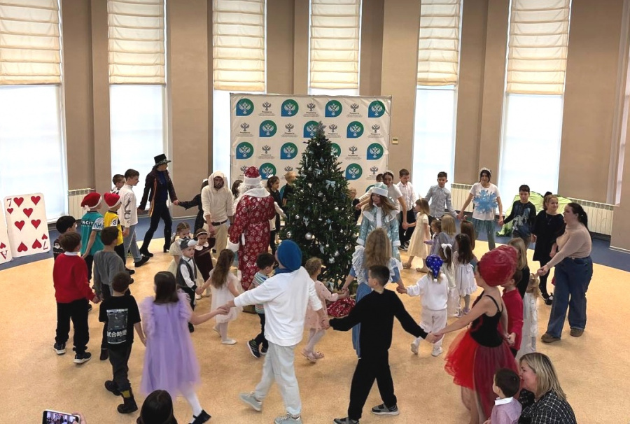 Алиса, Кролик, Дед Мороз и все, все, все! Алиса, Кролик, Дед Мороз и все, все, все!
